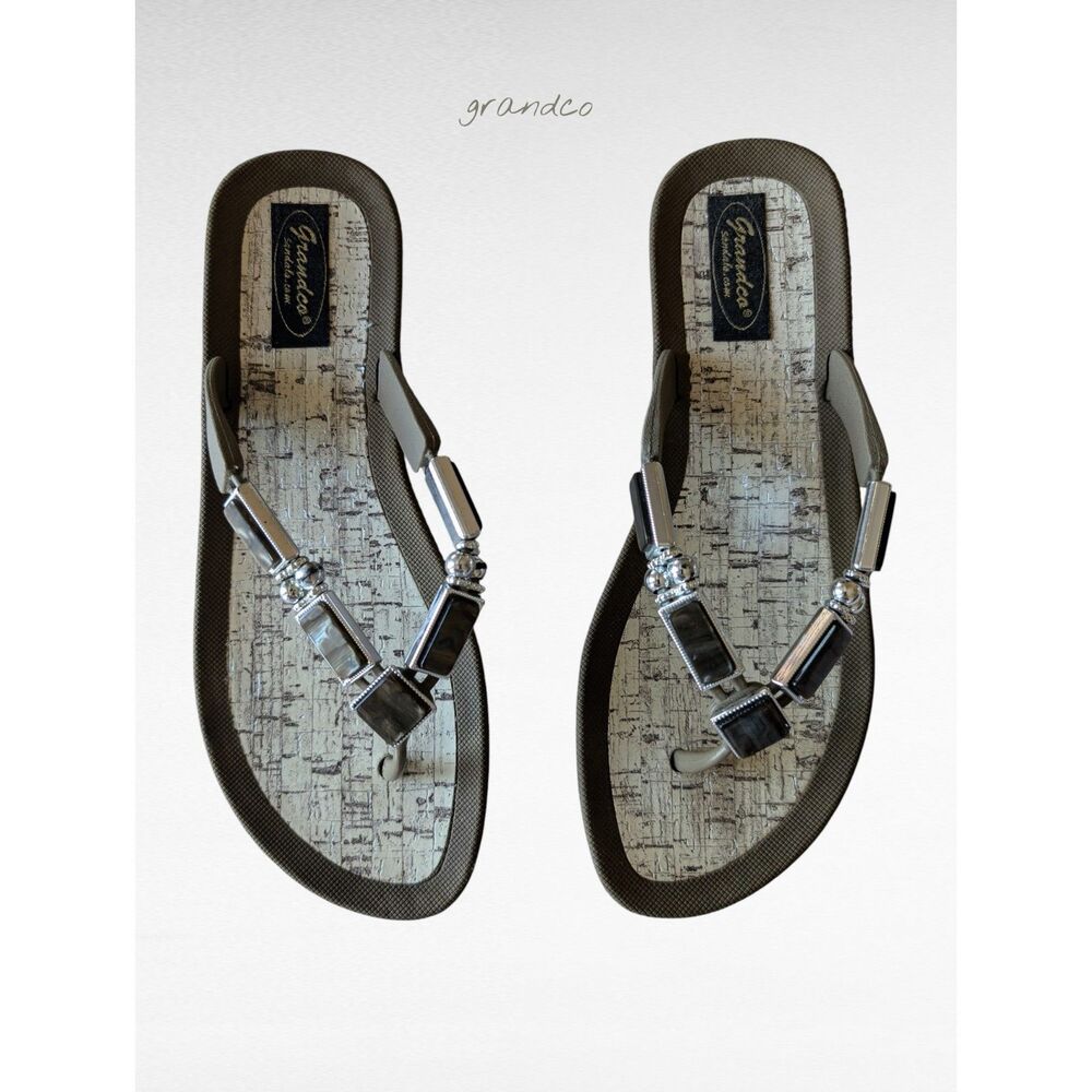 Grandco jeweled thong sandals w/ a cork-like footbed    Sz 9